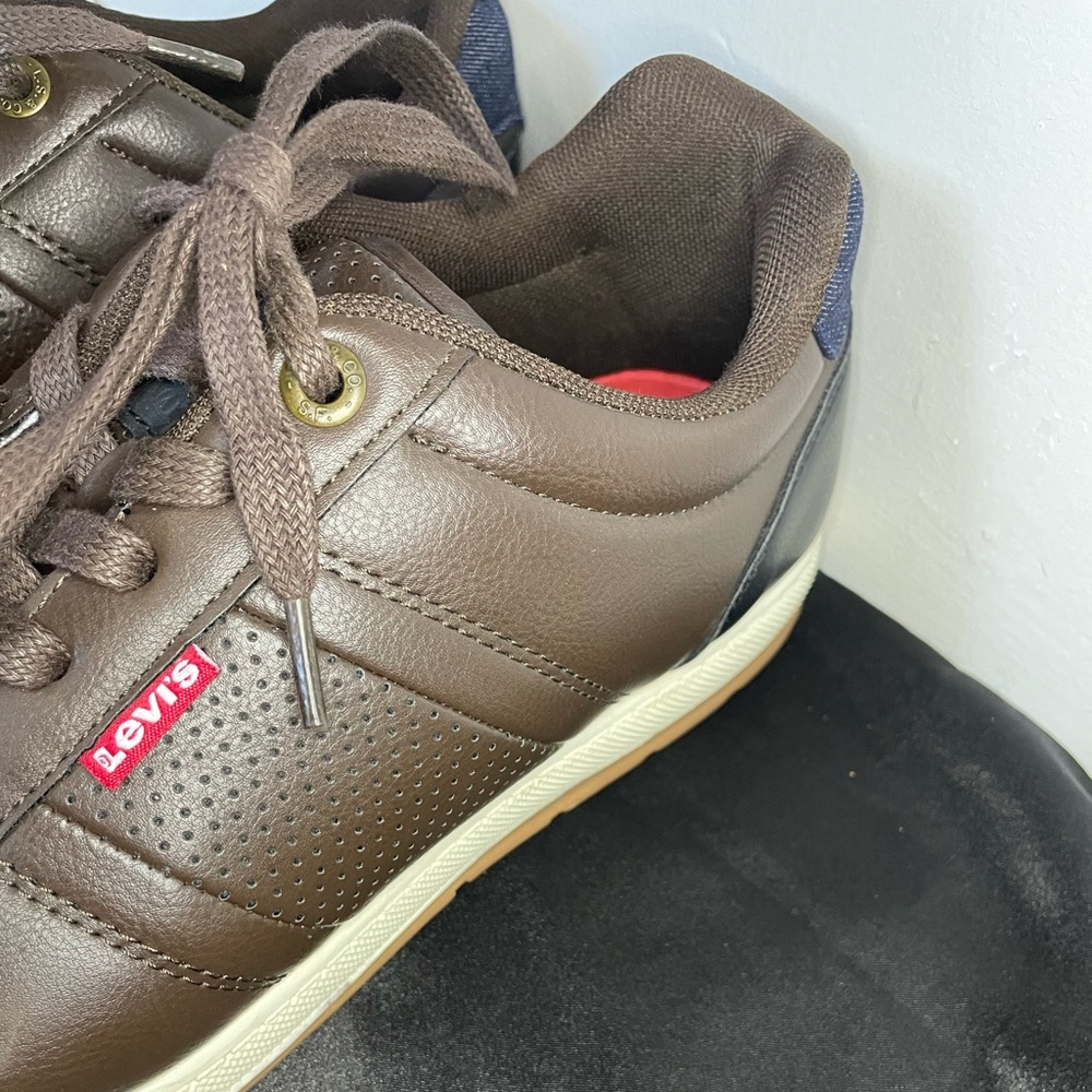 Men’s Levi’s Brown Faux Leather Sneakers - Picture 5 of 11
